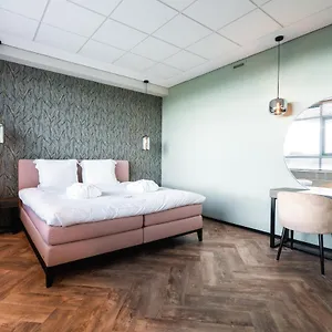 Onderwijshotel De Rooi Pannen Эйндховен