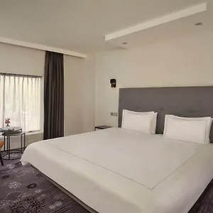 מלון Park Plaza